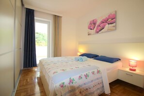 2 chambres, bureau, accès au Wi-Fi (inclus), literie fournie