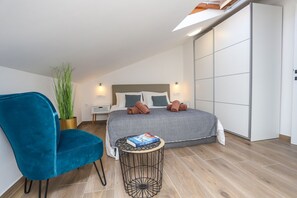 1 soverom, skrivebord, wi-fi (inkludert) og sengetøy