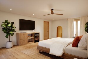 1 bedroom, bed sheets