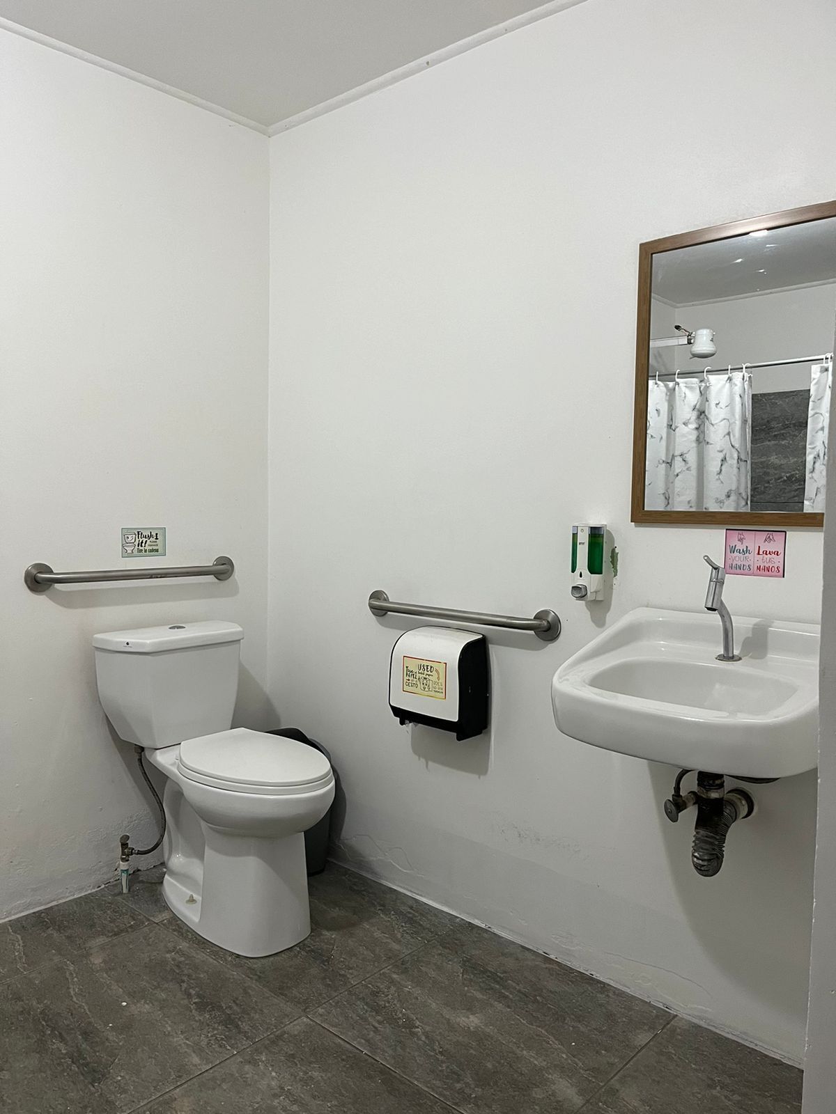 Basic Quadruple Room | Bathroom | Shower, hair dryer, towels, soap