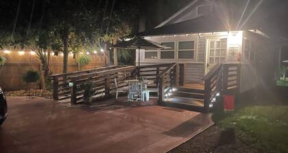 Summer and Early Fall Special Rates Camellia Cottage - Wheelchair Accessible