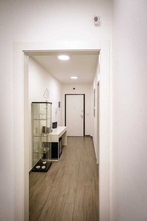 Family Room | Desk, soundproofing, free WiFi - LUXURY 2 (Bari)