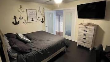 3 habitaciones, tabla de planchar con plancha, wifi y ropa de cama
