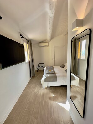 2 bedrooms, iron/ironing board, travel crib, WiFi