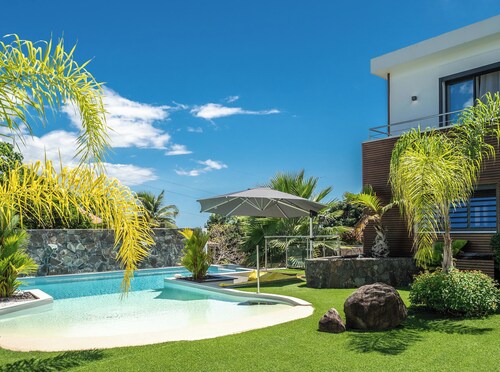 Villa Te Amo classée 5 étoiles avec sa piscine privative chauffée et son billard