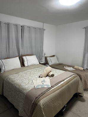 5 chambres, fer et planche à repasser, Wi-Fi, draps fournis