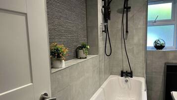 Apartment | Bathroom
