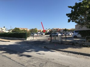 Property grounds - Charming apartment in Port Leucate between sea and mountains. (PORT LEUCATE)