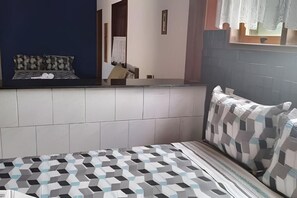 1 bedroom, WiFi, bed sheets - Family Studio (Paraty)