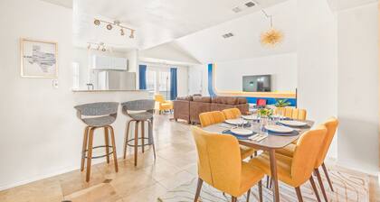 Dallas Retro House King Bed Backyard