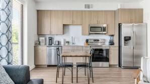 House | 1 bedroom, Internet - Downtown Modern Bungalow (Dallas)