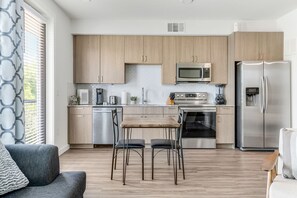 1 bedroom, Internet - Downtown Modern Bungalow (Dallas)