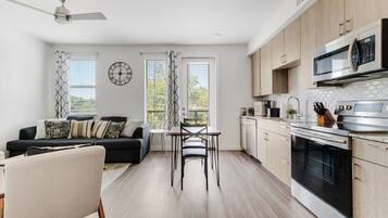 公寓 | 1 間臥室、網路服務