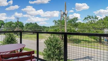 公寓 | 1 間臥室、網路服務