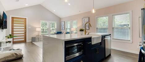 Apartment | 2 bedrooms, Internet