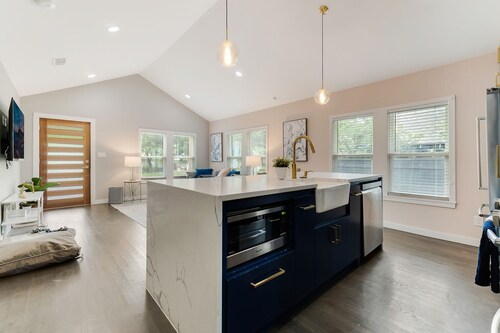 Luxury Townhome Pet Friendly