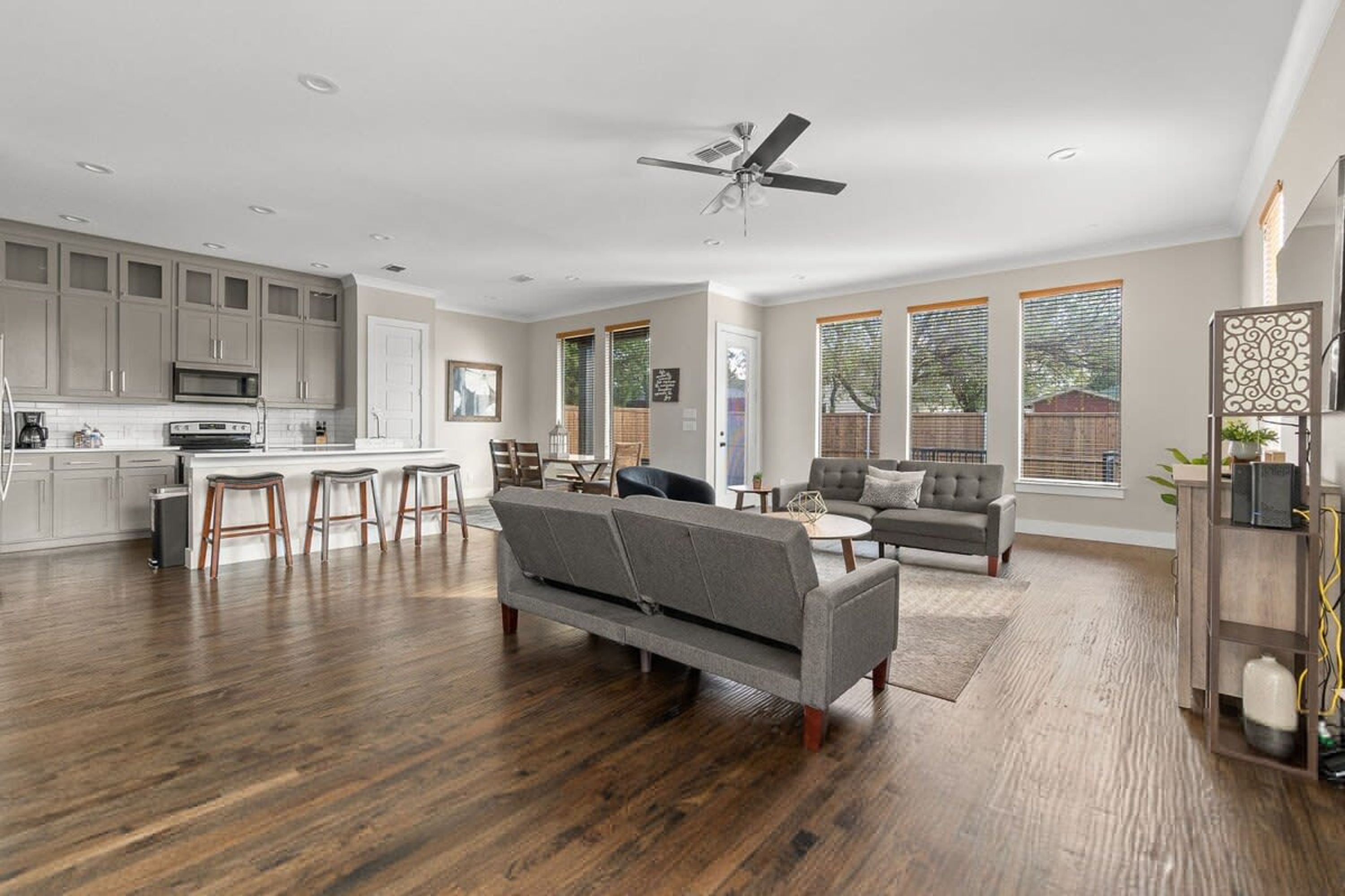 House | 5 bedrooms, Internet