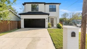 House | 5 bedrooms, Internet