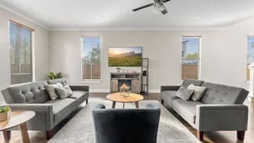 Rumah | 5 kamar tidur dan internet