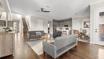 5 bedrooms, Internet