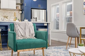 Apartment | 2 bedrooms, Internet - Emerald Indigo House Pet Friendly (Dallas)