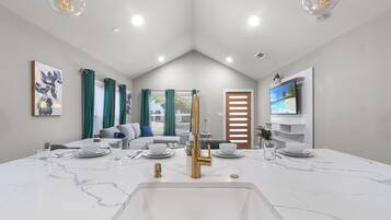 Apartment | 2 bedrooms, Internet