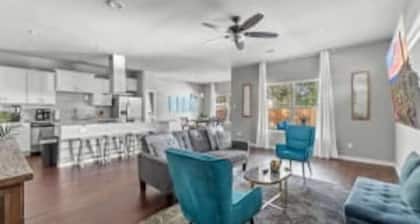 Large 3BD 2BR Lower Bishop Arts Near Downtown Dallas