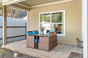 3 bedrooms, Internet - Large 3BD 2BR Lower Bishop Arts Near Downtown Dallas (Dallas)