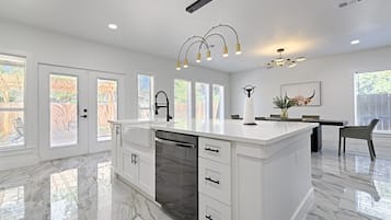 Rumah | 6 kamar tidur dan internet