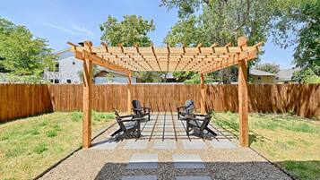 House | 6 bedrooms, Internet