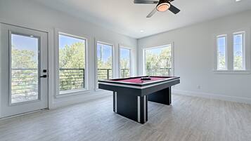 House | 6 bedrooms, Internet