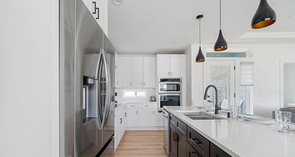 Urban Comfort King Bed Rooftop Backyard