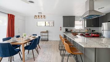 House | 3 bedrooms, Internet