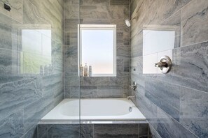 Room - Modern Urban Getaway Rooftop Backyard (Dallas)
