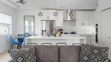 Apartment | 4 bedrooms, Internet