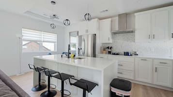 Apartment | 4 bedrooms, Internet