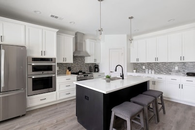 Urban Retreat With Pool Near Downtown Dallas