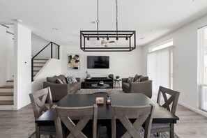 House, Accessible | 4 bedrooms, Internet - Urban Retreat With Pool Near Downtown Dallas (Dallas)