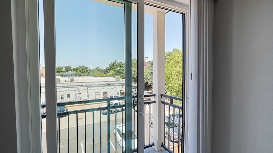 Modern Townhome Rooftop Backyard Garage 2