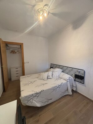 1 bedroom, WiFi, bed sheets