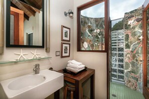 Hair dryer - Ciboney - Beachfront, with private pool, A/C, Family Friendly! (St John)