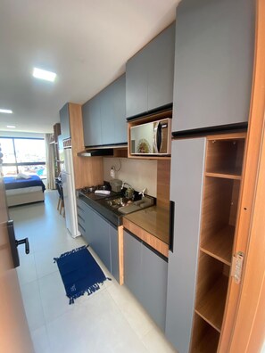 Comfort Studio, City View | Private kitchen | Fridge, microwave, stovetop, toaster