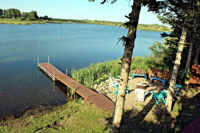 Cozy Cabin with hot tub!