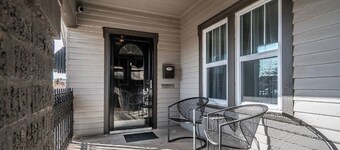 Yellow Stone Western Themed Retreat! By Fairgrounds & Downtown OKC - WiFi!