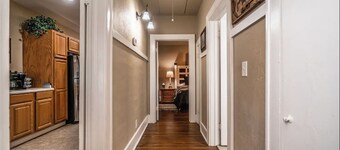 Yellow Stone Western Themed Retreat! By Fairgrounds & Downtown OKC - WiFi!