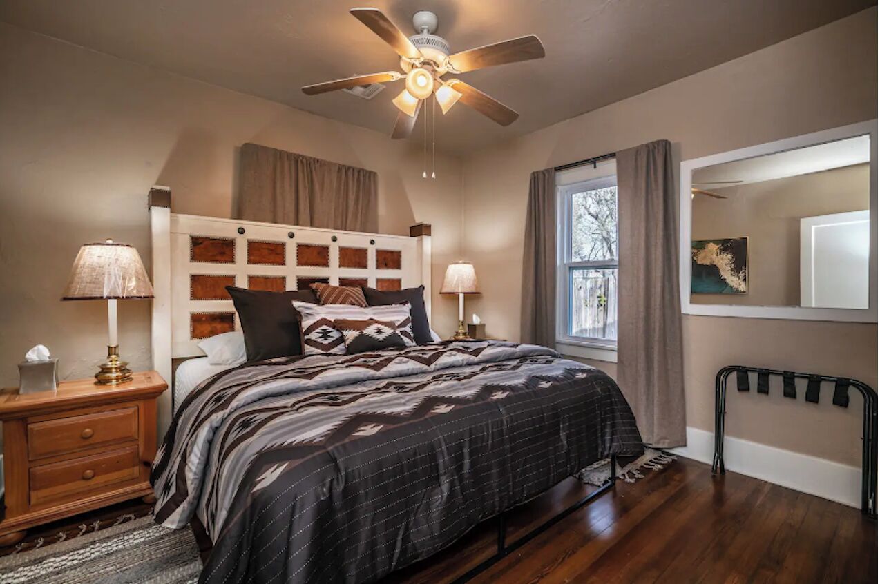 2 makuuhuonetta, silitysrauta/-lauta, Wi-Fi, vuodevaatteet