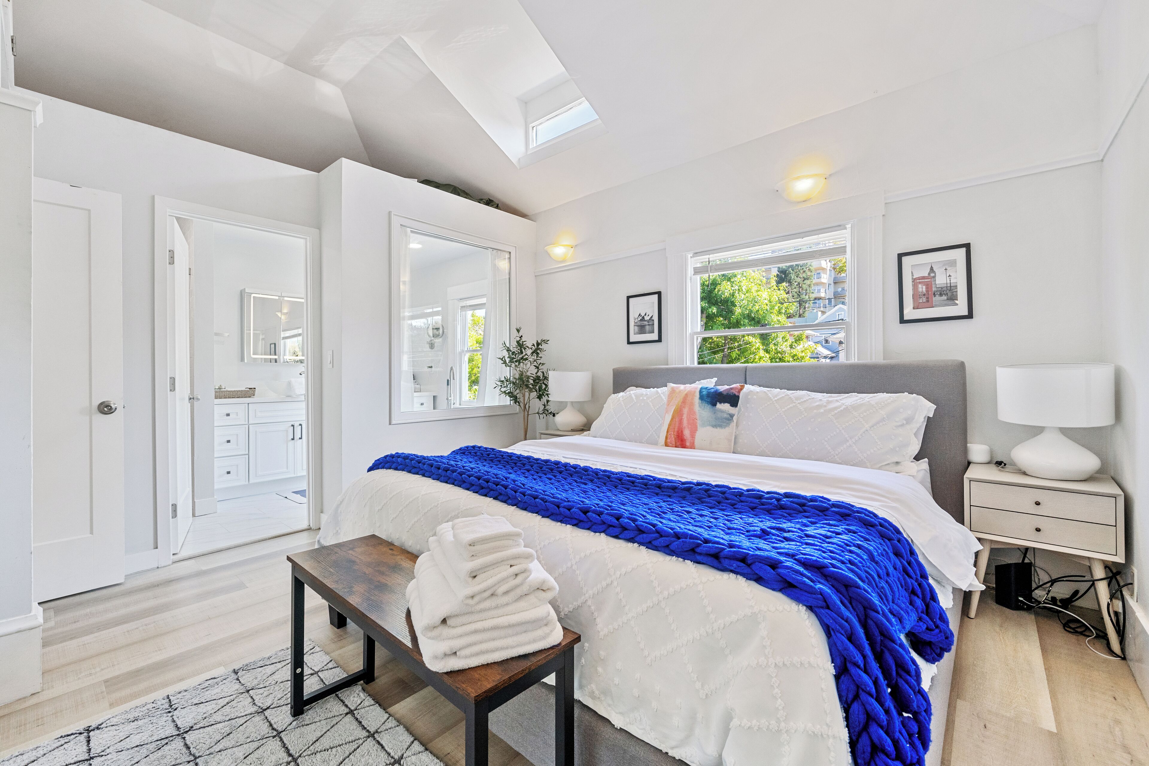 4 bedrooms, desk, iron/ironing board, travel cot