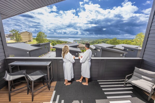 Property grounds - Luxury Treehouse Retreat with Private Hot Tub (Branson)