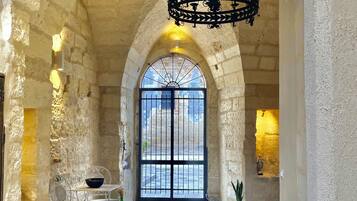 Appartamento panoramico, vista cortile | Terrazza/patio