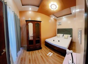 3 chambres, fer et planche Ă repasser, draps fournis